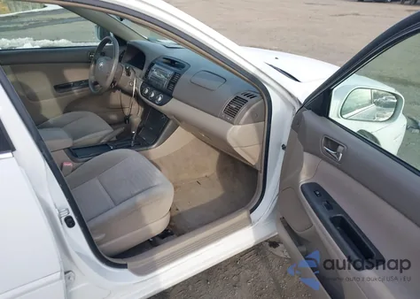 2005 Toyota Camry Le from USA, damaged, VIN 4T1BE32K45U540683